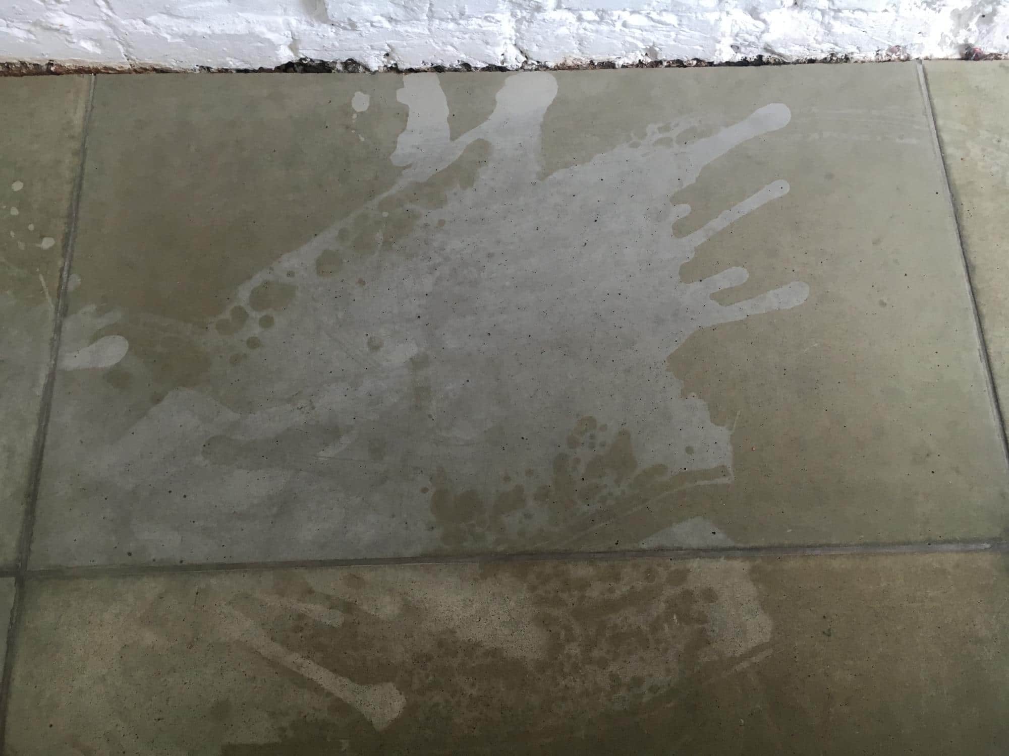 how to remove rust from tiles